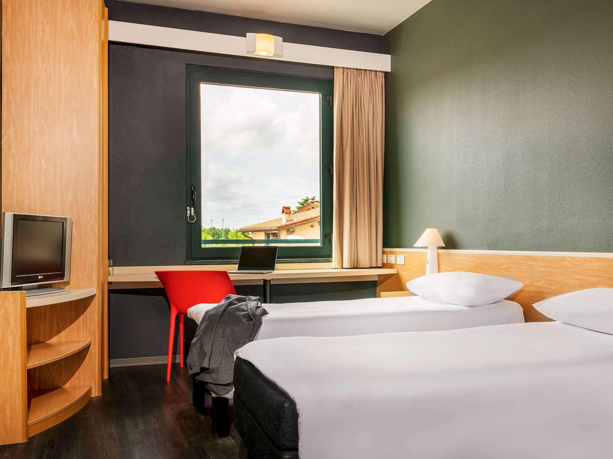 ไอบิส ฟิเรนเซ ปราโต เอสต์ Hotel กัมปีบีเซนซีโอ ภายนอก รูปภาพ